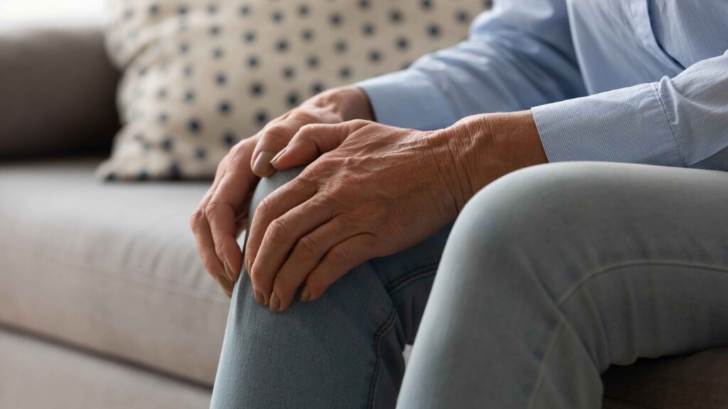 Age‑related osteoporosis without pathological fracture